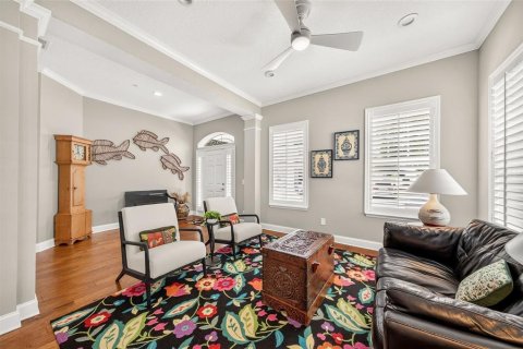 House in Orlando, Florida 3 bedrooms, 247.31 sq.m. № 2421879 - photo 6