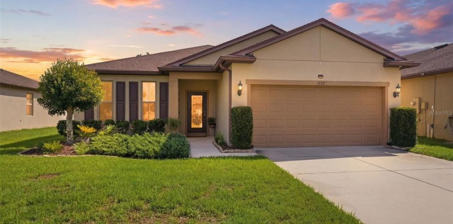 House in Brooksville, Florida 3 bedrooms, 183.76 sq.m. № 2223677