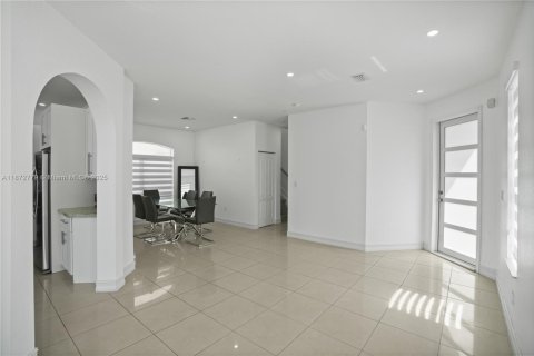 House in Homestead, Florida 3 bedrooms, 191.19 sq.m. № 1924139 - photo 30