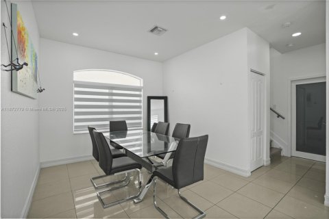 House in Homestead, Florida 3 bedrooms, 191.19 sq.m. № 1924139 - photo 14