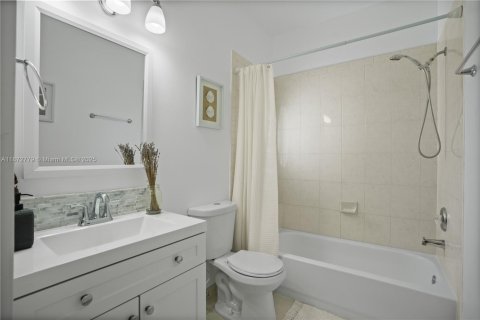 House in Homestead, Florida 3 bedrooms, 191.19 sq.m. № 1924139 - photo 24