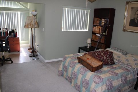 Townhouse in Seminole, Florida 4 bedrooms, 162.49 sq.m. № 1743397 - photo 19