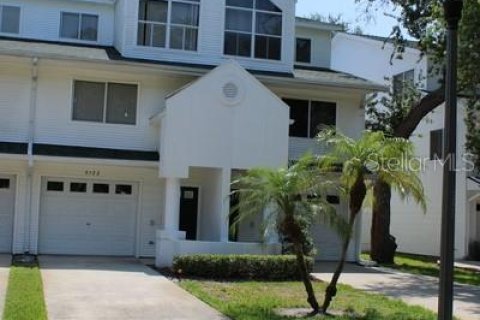 Townhouse in Seminole, Florida 4 bedrooms, 162.49 sq.m. № 1743397 - photo 1