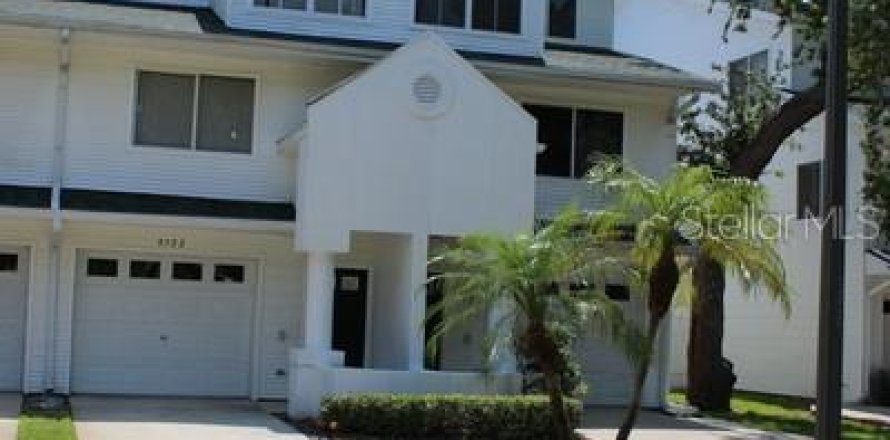 Townhouse in Seminole, Florida 4 bedrooms, 162.49 sq.m. № 1743397