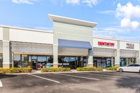 Propiedad comercial en Plantation, Florida № 1974633