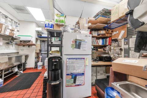 Propiedad comercial en venta en Plantation, Florida № 1974633 - foto 13