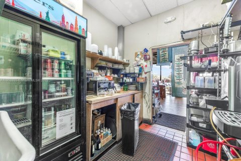 Propiedad comercial en venta en Plantation, Florida № 1974633 - foto 14