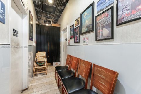 Propiedad comercial en venta en Plantation, Florida № 1974633 - foto 17