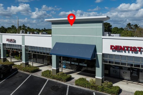 Propiedad comercial en venta en Plantation, Florida № 1974633 - foto 23