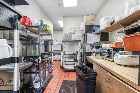 Propiedad comercial en venta en Plantation, Florida № 1974633 - foto 16