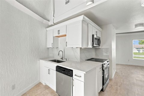 Villa ou maison à vendre à Venice, Floride: 3 chambres, 95.78 m2 № 2423978 - photo 11