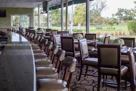 Appartement à louer à Miami Shores, Floride: 2 chambres, 904.87 m2 № 1814524 - photo 7