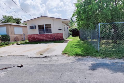 Casa en alquiler en Hallandale Beach, Florida, 2 dormitorios, 60.94 m2 № 1955708 - foto 30