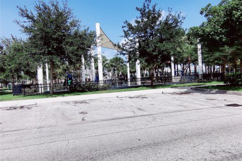 Casa en alquiler en Hallandale Beach, Florida, 2 dormitorios, 60.94 m2 № 1955708 - foto 27