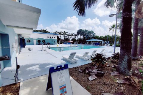 Casa en alquiler en Hallandale Beach, Florida, 2 dormitorios, 60.94 m2 № 1955708 - foto 16