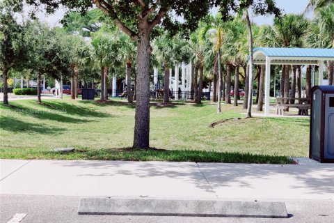 Casa en alquiler en Hallandale Beach, Florida, 2 dormitorios, 60.94 m2 № 1955708 - foto 22