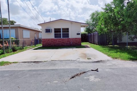 Casa en alquiler en Hallandale Beach, Florida, 2 dormitorios, 60.94 m2 № 1955708 - foto 29