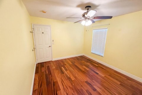 House in St. Lucie, Florida 5 bedrooms, 262.36 sq.m. № 2243843 - photo 4