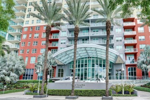 Condo in Miami, Florida, 3 bedrooms  № 1946132 - photo 3