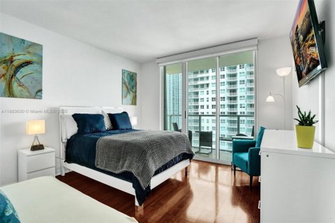 Condo in Miami, Florida, 3 bedrooms  № 1946132 - photo 18
