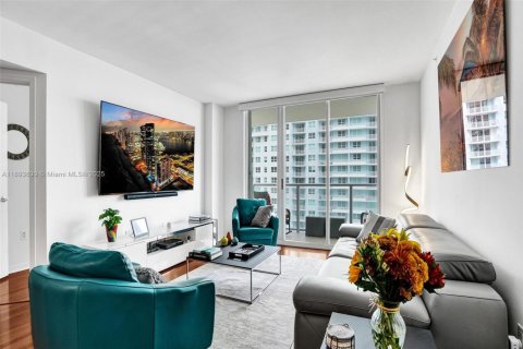 Condo in Miami, Florida, 3 bedrooms  № 1946132 - photo 7