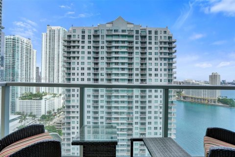 Condo in Miami, Florida, 3 bedrooms  № 1946132 - photo 19