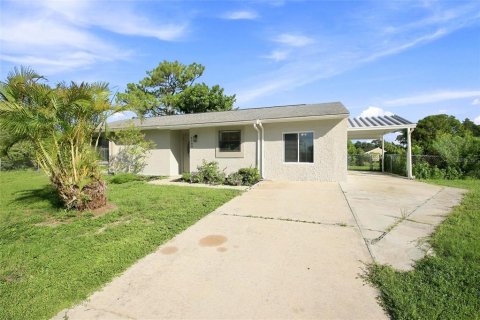 House in North Port, Florida 3 bedrooms, 110.37 sq.m. № 2224911 - photo 5