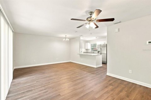 House in North Port, Florida 3 bedrooms, 110.37 sq.m. № 2224911 - photo 15