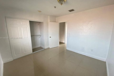 Купить кондоминиум в Майами, Флорида 2 спальни, 80.64м2, № 2027422 - фото 12