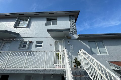 Кондоминиум с 2 спальнями в Майами, Флорида № 2027422