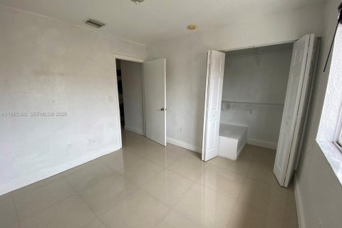 Купить кондоминиум в Майами, Флорида 2 спальни, 80.64м2, № 2027422 - фото 10