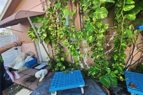 Villa ou maison à vendre à Miami, Floride: 4 chambres, 166.76 m2 № 1973667 - photo 18