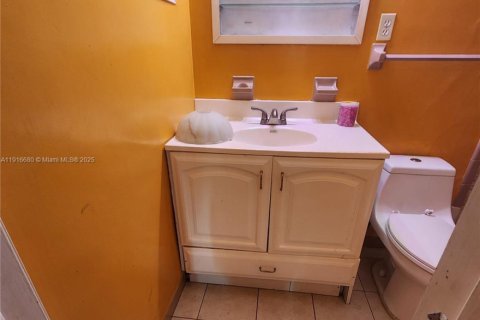 Villa ou maison à vendre à Miami, Floride: 4 chambres, 166.76 m2 № 1973667 - photo 11