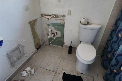 Villa ou maison à vendre à Miami, Floride: 4 chambres, 166.76 m2 № 1973667 - photo 15