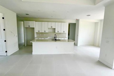 House in Lehigh Acres, Florida 3 bedrooms, 152.08 sq.m. № 1625389 - photo 6