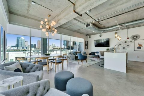 Condo in Tampa, Florida, 1 bedroom  № 1749262 - photo 5