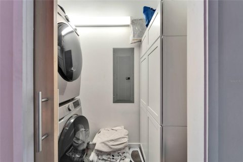 Condo in Tampa, Florida, 1 bedroom  № 1749262 - photo 15