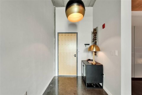 Condo in Tampa, Florida, 1 bedroom  № 1749262 - photo 10