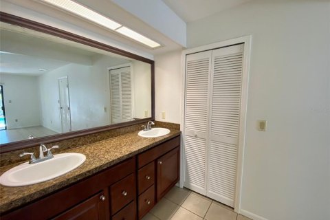 Casa en alquiler en Orlando, Florida, 5 dormitorios, 200.95 m2 № 1830020 - foto 25