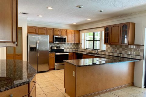 Casa en alquiler en Orlando, Florida, 5 dormitorios, 200.95 m2 № 1830020 - foto 11