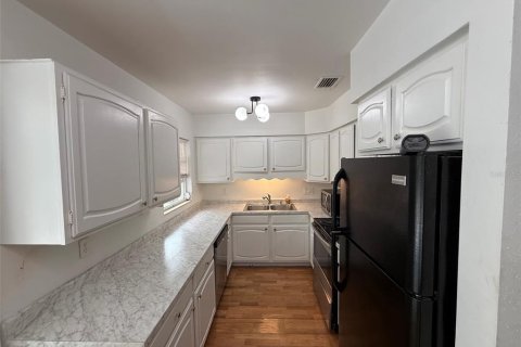 House in Gainesville, Florida 3 bedrooms, 150.32 sq.m. № 2208507 - photo 2