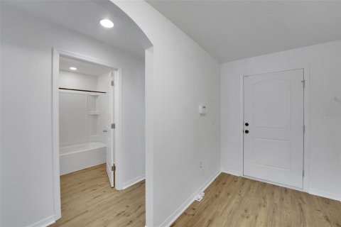 Casa en venta en Tavares, Florida, 3 dormitorios, 137.77 m2 № 2201775 - foto 13