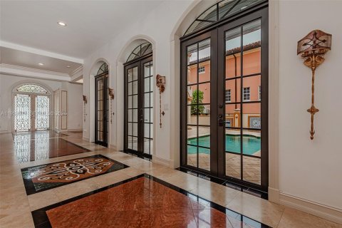 Снять в аренду виллу или дом в Голден-Бич, Флорида 6 спален, 437.66м2, № 2007909 - фото 5