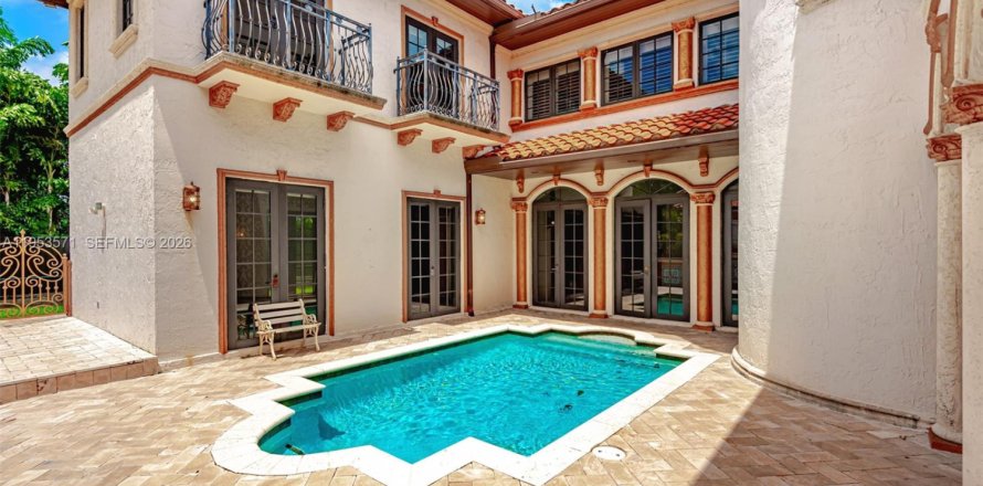 Дом в Голден-Бич, Флорида 6 спален, 437.66м2 № 2007909