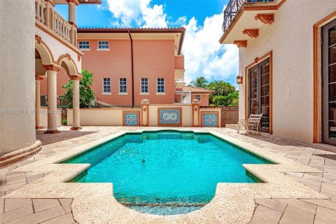 Снять в аренду виллу или дом в Голден-Бич, Флорида 6 спален, 437.66м2, № 2007909 - фото 2