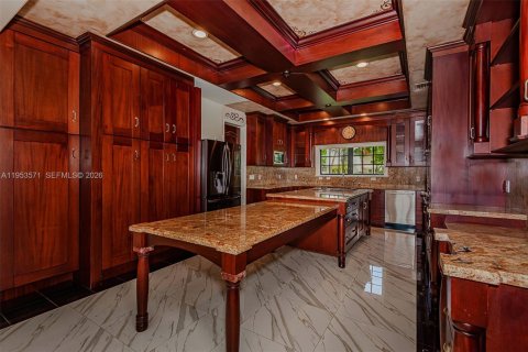 Снять в аренду виллу или дом в Голден-Бич, Флорида 6 спален, 437.66м2, № 2007909 - фото 10