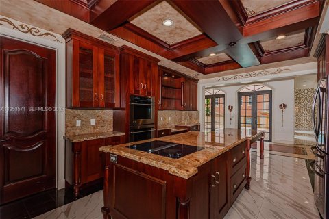 Снять в аренду виллу или дом в Голден-Бич, Флорида 6 спален, 437.66м2, № 2007909 - фото 11