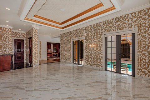 Снять в аренду виллу или дом в Голден-Бич, Флорида 6 спален, 437.66м2, № 2007909 - фото 13