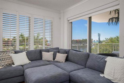 Condo in Sarasota, Florida, 3 bedrooms  № 1912800 - photo 5
