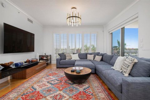 Condo in Sarasota, Florida, 3 bedrooms  № 1912800 - photo 4